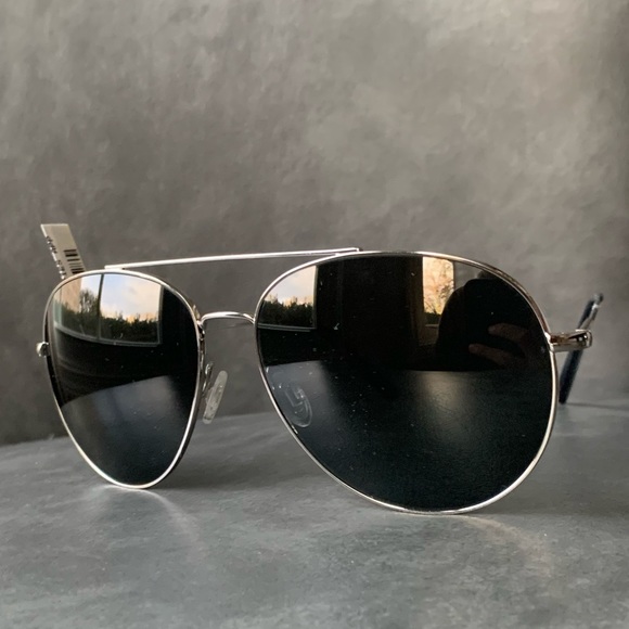 OLIVER PEOPLES OV1286S AIRDALE SUNGLASSES POLARIZED UNISEX $511.00 - Picture 2 of 7